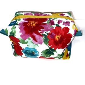 Bright Floral Print Zipper Pouch